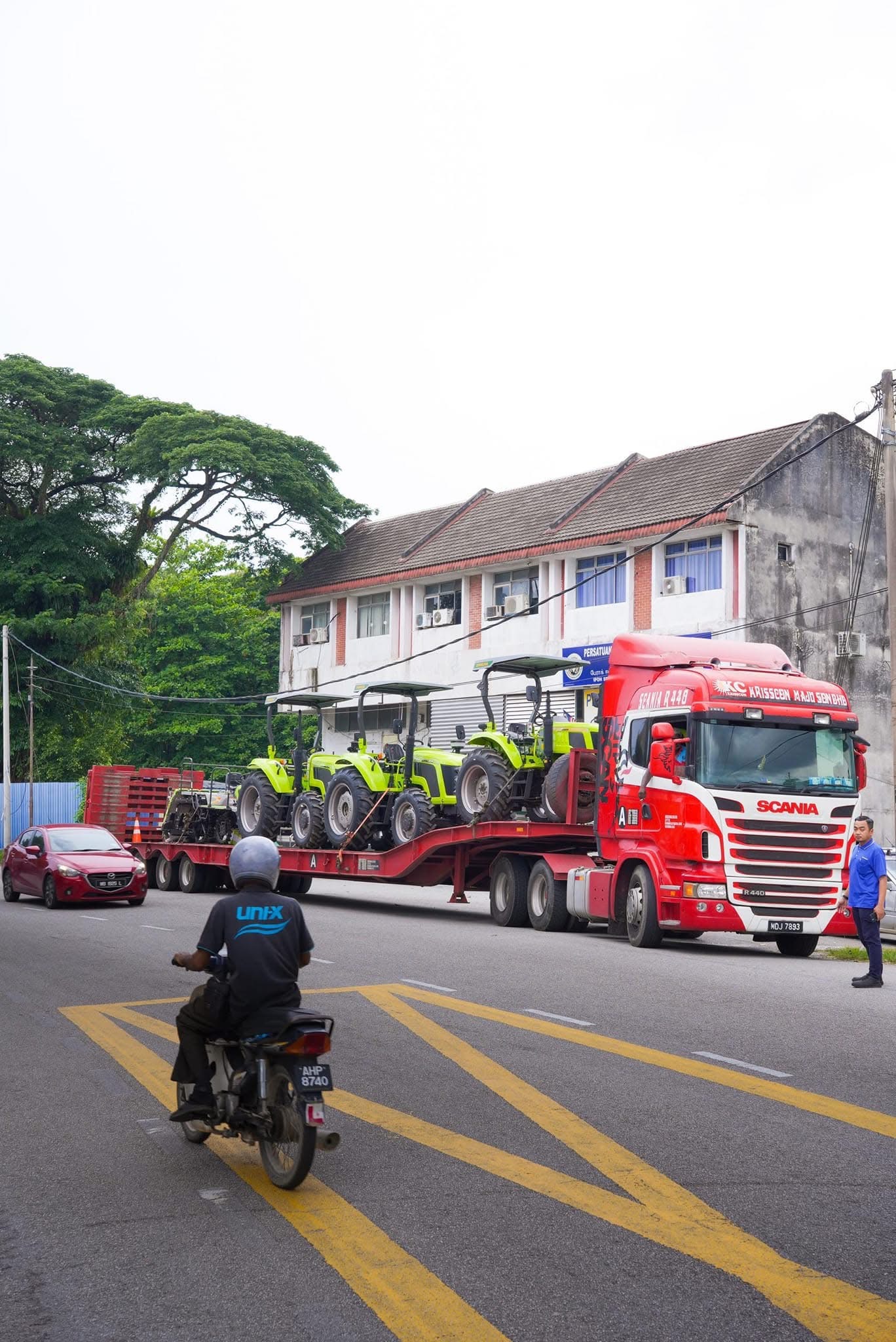 First Authorized Dealer for China's Zoomlion Tractor in Ipoh - 2