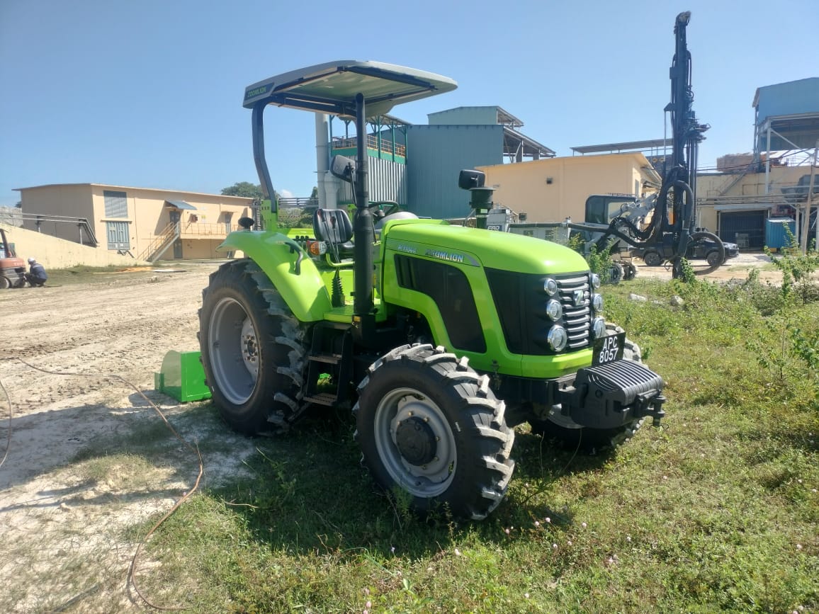 RK1104-A Tractor with 7ft Bucket - 3