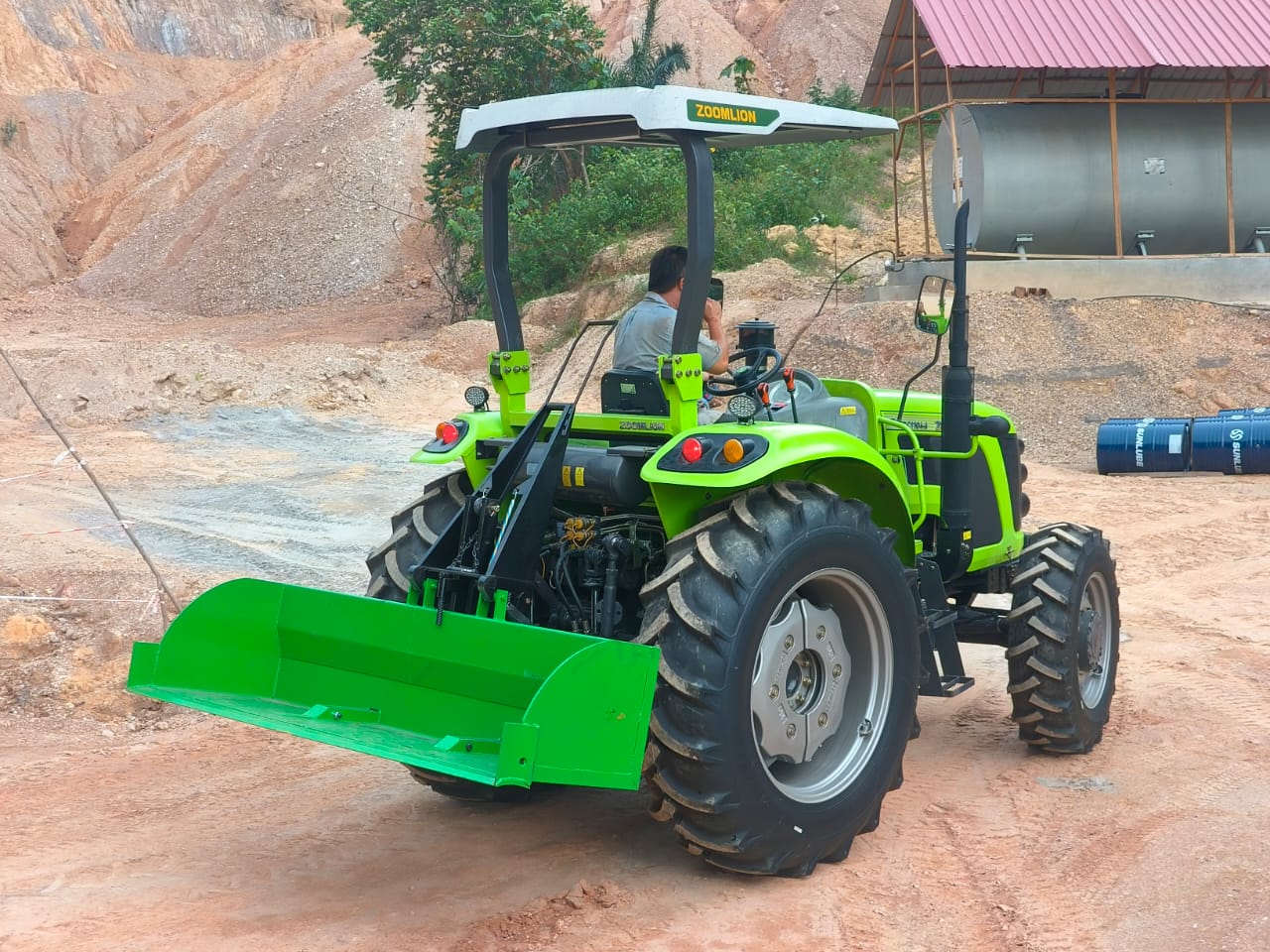 RK1104-A Tractor with 7ft Bucket - 4